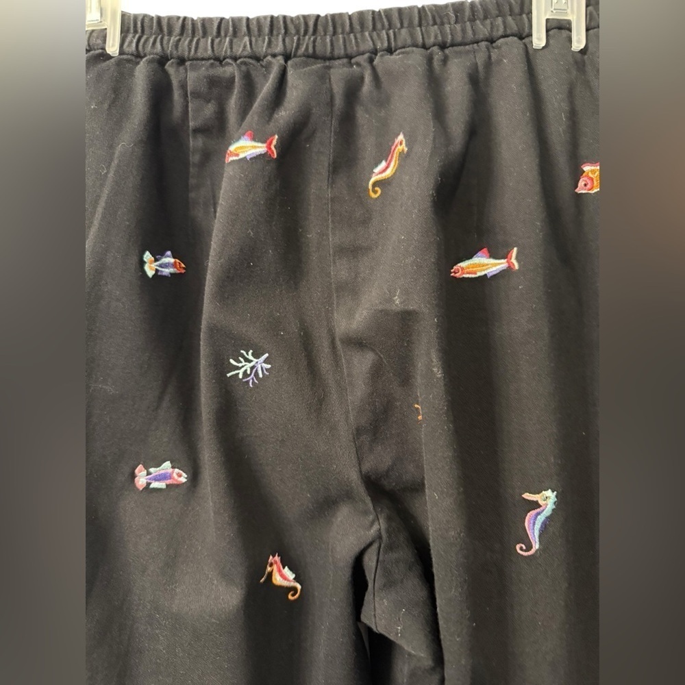 Cold water Creek crop Black capris with Colorful Sea Creatures Size 12 - Picture 9 of 13